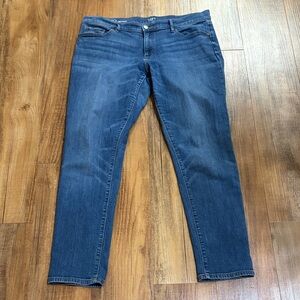 LOFT Classic girlfriend straight leg Blue Jeans size 10